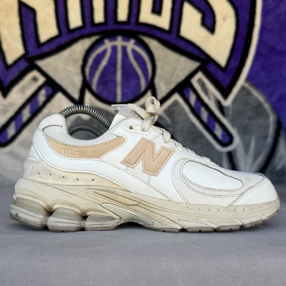 Size M6.5/W8 - NEW BALANCE GC2002VF MOONBEAM   FRAPPE Shoes